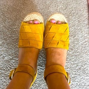 Marc fisher espadrilles